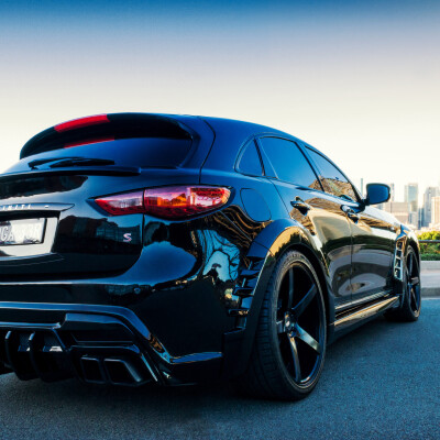 Schwarzer Infiniti QX70 aus Sydney