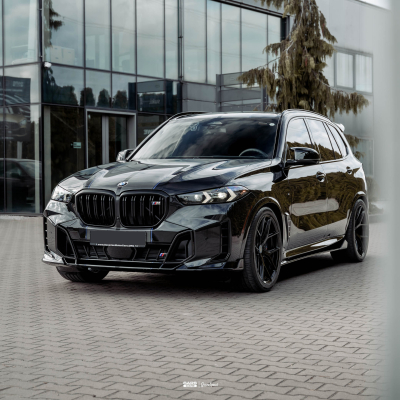 Schwarz glänzender Bausatz für CarsCare