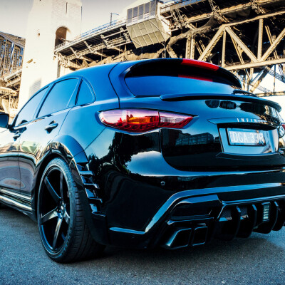 Schwarzer Infiniti QX70 aus Sydney