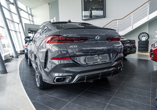 Verwandeln Sie Ihren BMW X6 G06 mit unserem exklusiven Vollcarbon-Kit