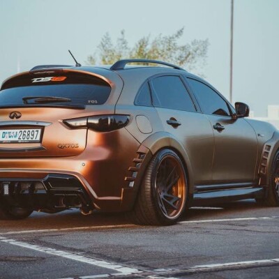 Infiniti QX70 von FOS Concepts in Dubai