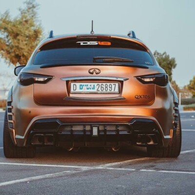 Infiniti QX70 von FOS Concepts in Dubai