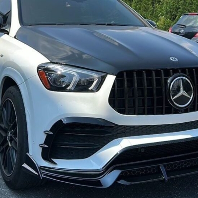 Weißes GLE Coupé aus Kanada für Mr. Prak
